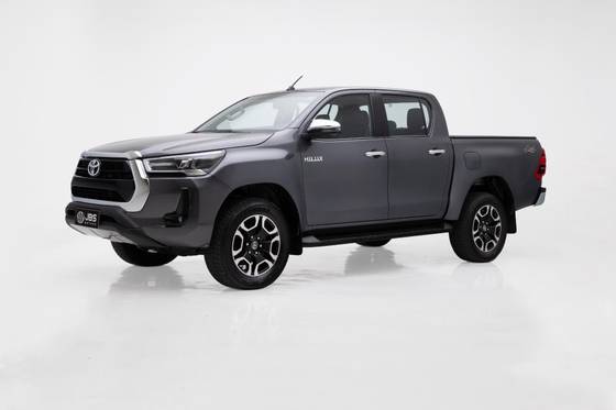 TOYOTA HILUX 2.8 D-4D TURBO DIESEL CD SRV 4X4 AUTOMÁTICO